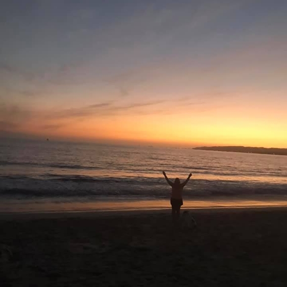 Profile Picture of Wendy Foubert (@frontdeskwendy) on Poshmark