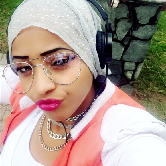 Profile Picture of Sofia Mohammedteum (@sofiamoha) on Poshmark