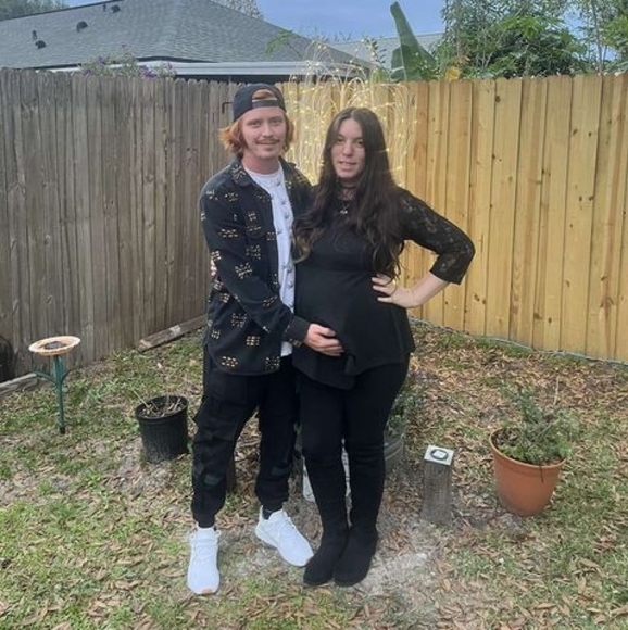 Profile Picture of Amber Winters (@amberrwinters92) on Poshmark