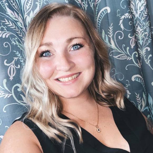 Profile Picture of Shakara Riggle (@shakarariggle) on Poshmark