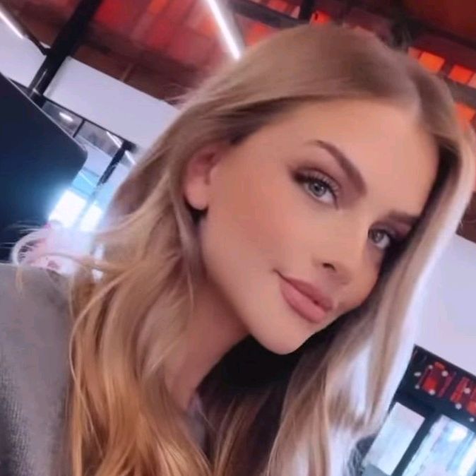 Profile Picture of jess (@jesshereza) on Tiktok