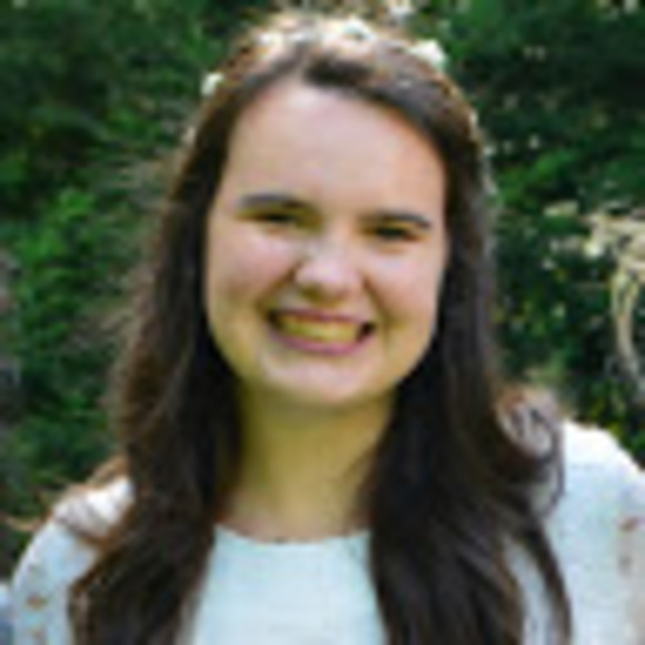 Profile Picture of Emily Groce (@ejquayle) on Poshmark