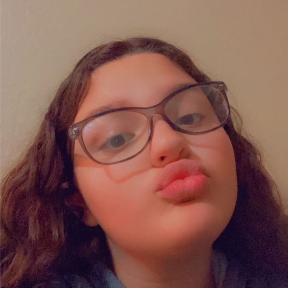Profile Picture of Autumn Salazar (@autumn_salazar) on Poshmark