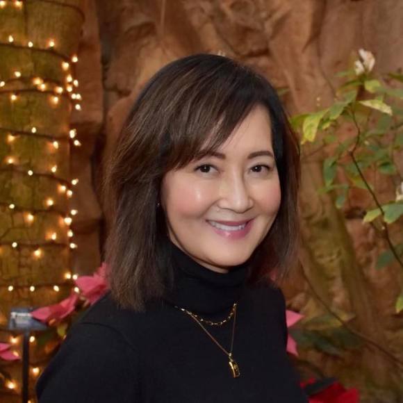 Profile Picture of Claire Horlings (@claire_horlings) on Poshmark