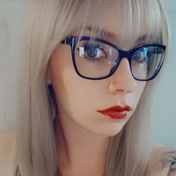 Profile Picture of Mikayla Eilers (@mikaylaeilers) on Poshmark