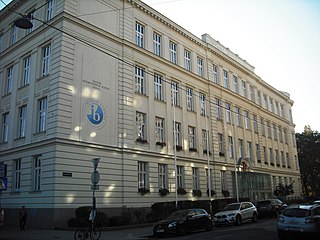 Profile Picture of Danube International School - Wikipediaon Wikipedia