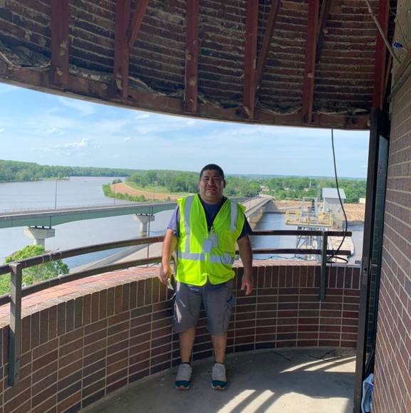 Profile Picture of Luis Guzman (@luisguzman) on Poshmark