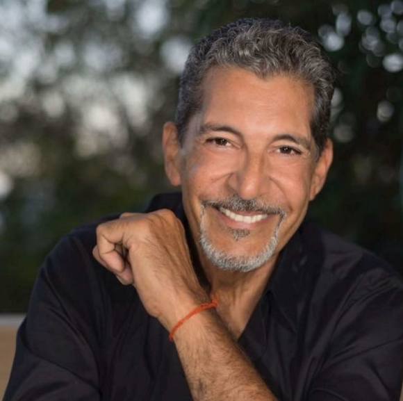 Profile Picture of Stephen Pappas (@stephen_pappas) on Poshmark