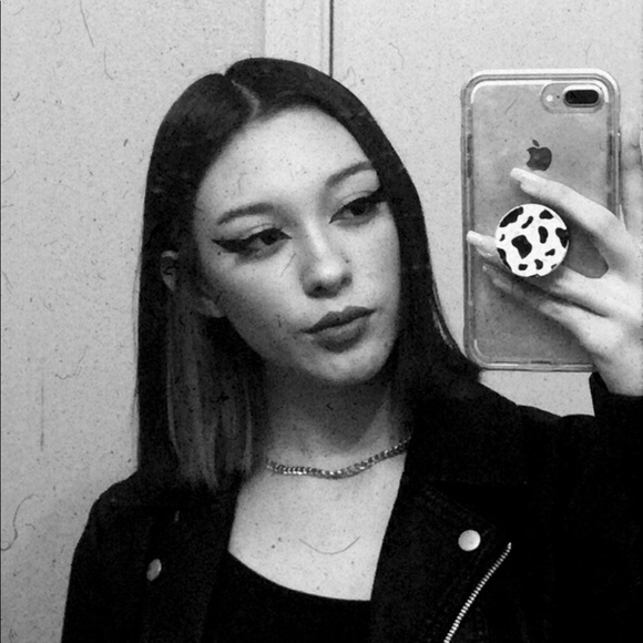Profile Picture of Alannis Conchas (@alannis_conchas) on Poshmark