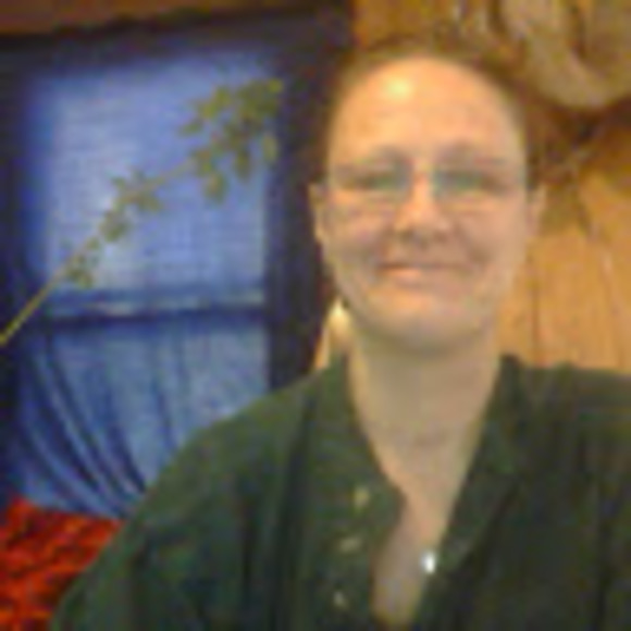 Profile Picture of Markie Farnham (@markiefarnham) on Poshmark