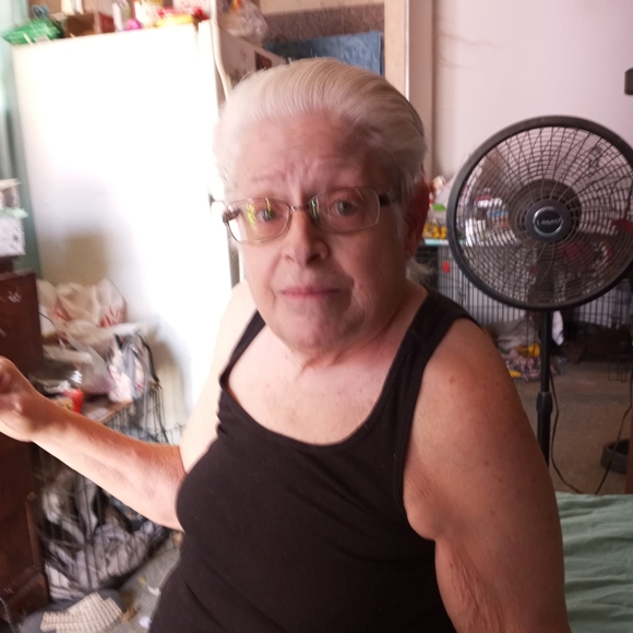 Profile Picture of Eva Phillips (@elp19527) on Poshmark