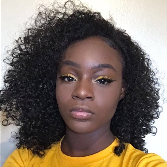 Profile Picture of Imari Lee (@imarirocky) on Poshmark