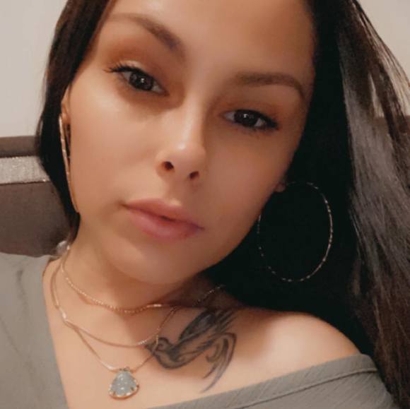 Profile Picture of Amy Schell (@amersz_) on Poshmark
