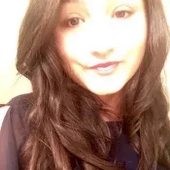 Profile Picture of Nikki Ramirez (@nikkiramirez00) on Poshmark