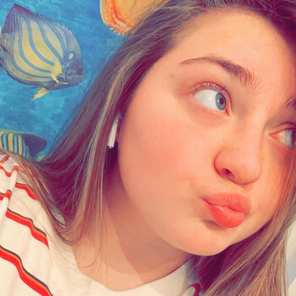 Profile Picture of Kyla Parrillo (@kylahp02) on Poshmark