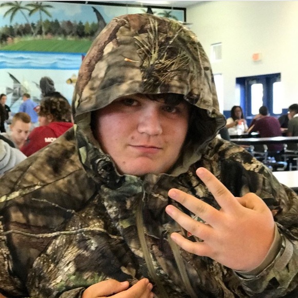 Profile Picture of Scott Larue (@scottlarue131) on Poshmark