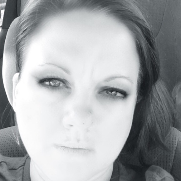 Profile Picture of Heidi Cha (@cosmoheidi) on Poshmark