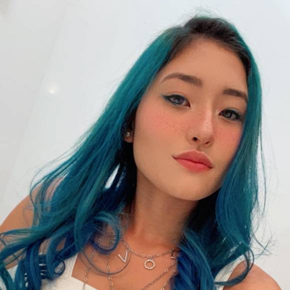 Profile Picture of Anna Takamiya (@annatakamiya) on Poshmark