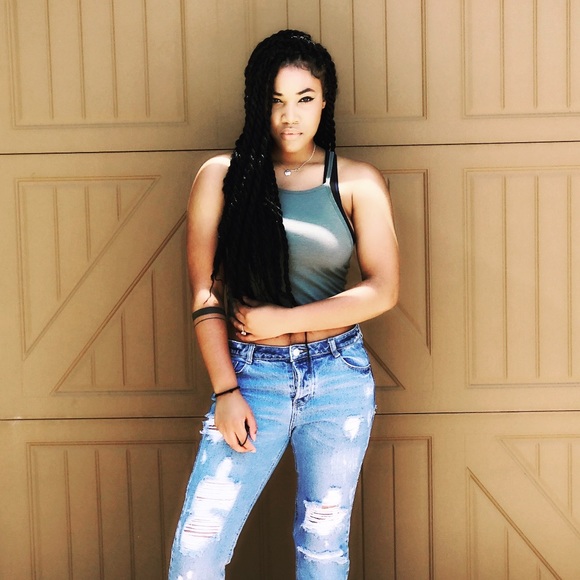Profile Picture of Harmony Shabazz (@fashionbyharm) on Poshmark