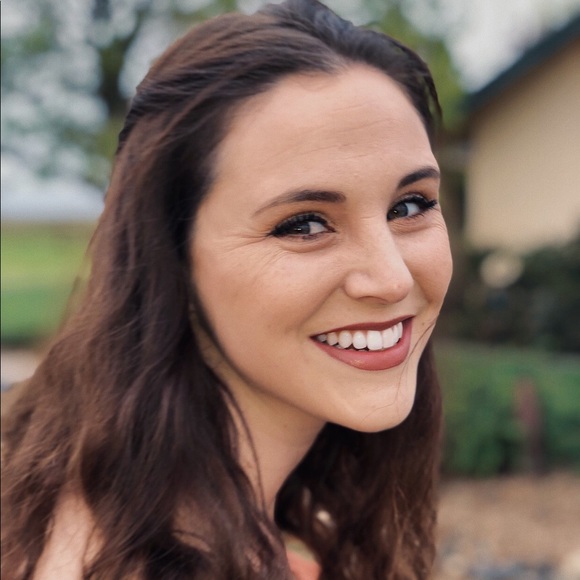 Profile Picture of Taylor Staas (@taylorstaas) on Poshmark