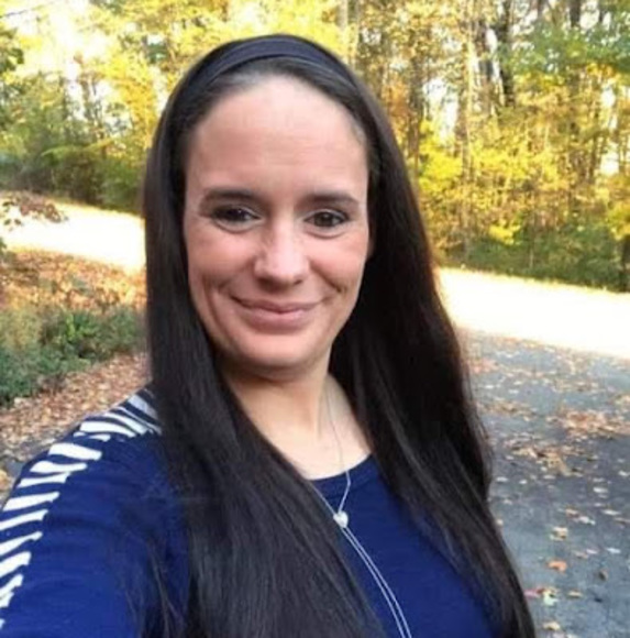 Profile Picture of Stephanie Mccready (@bellabambinos6) on Poshmark