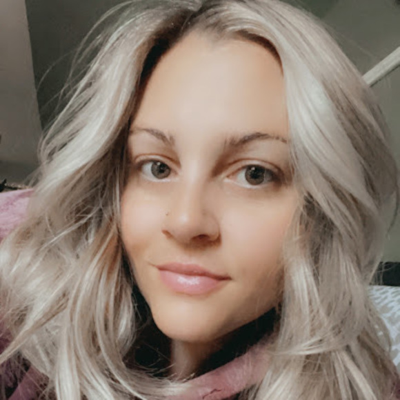 Profile Picture of Sabrina Servidone (@xosabstylist) on Poshmark