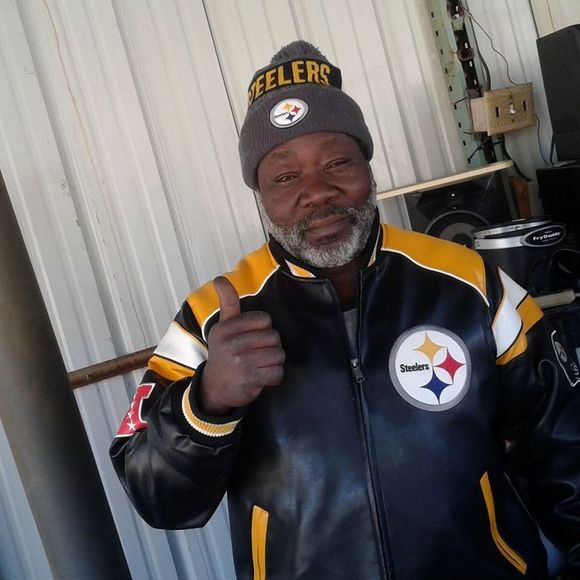 Profile Picture of Billy Mckay (@billymckay384) on Poshmark