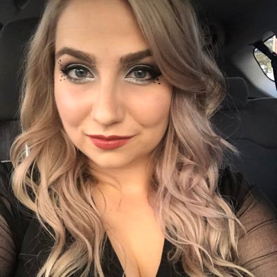 Christina Deveau - Twitter Profile Picture of Christina Deveau (@ChristinaDeveau) on Twitter