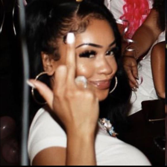 Profile Picture of Santrea Minott (@_santreaaaa) on Poshmark