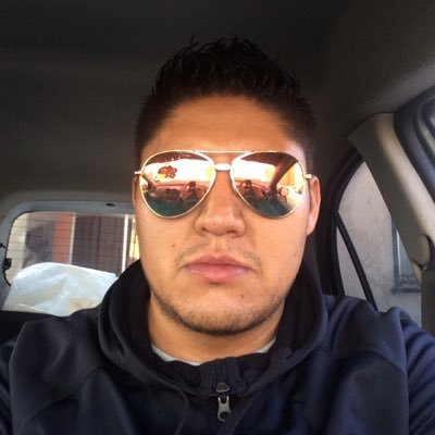 Profile Picture of Dustin Leónon Twitter