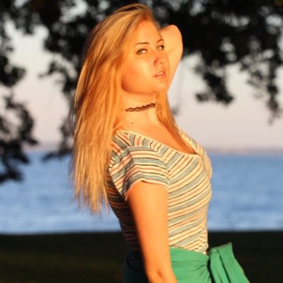 Profile Picture of Allie Schoen (@AlexANDrea1717) on Twitter