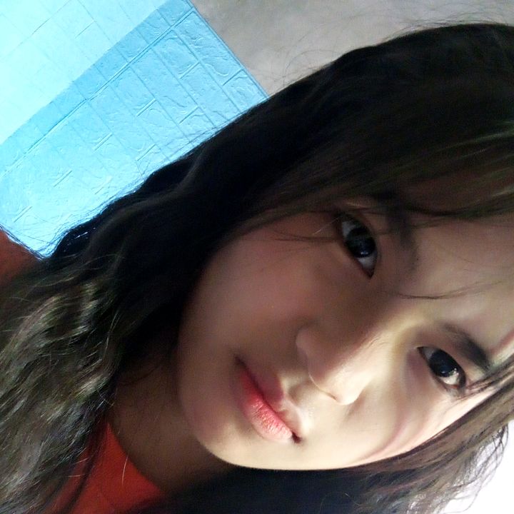 Profile Picture of SARAH LUPOS (@_szxarah) on Tiktok