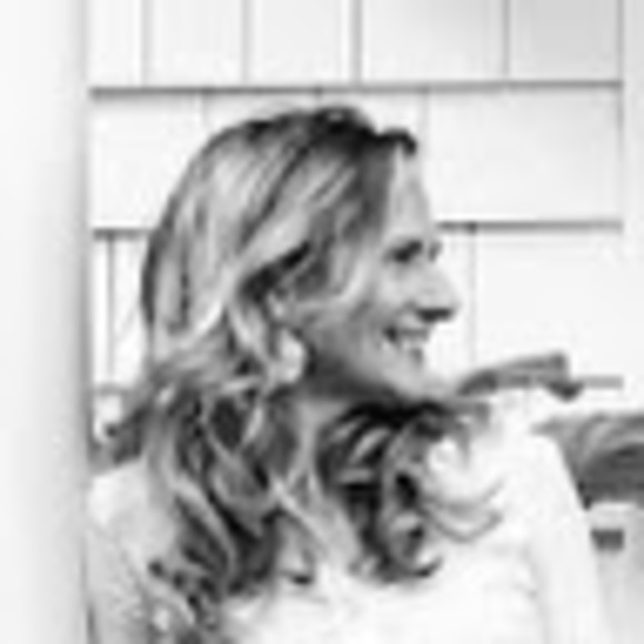 Profile Picture of Erin Diguido (@ediguido) on Poshmark