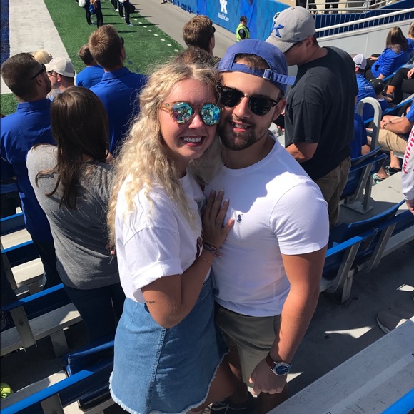 Benjamin Hunt - Poshmark Profile Picture of Benjamin Hunt (@benjaminhunt_) on Poshmark