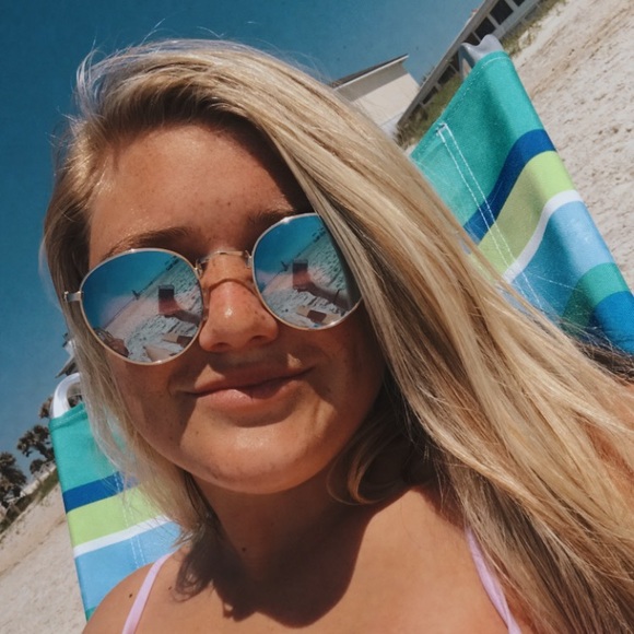 Profile Picture of Jordyn Messick (@jordyn_messick) on Poshmark