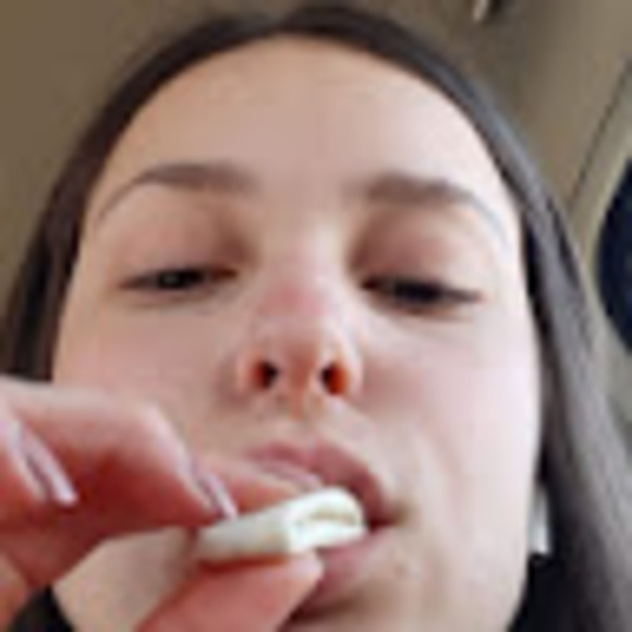 Profile Picture of Natalie Kizzier (@njkizzier) on Poshmark