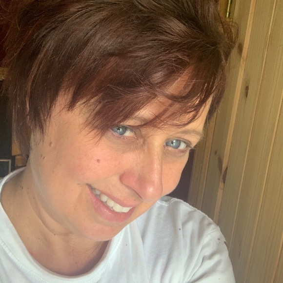 Profile Picture of Coleen Brakenwagen (@coleenbrak) on Poshmark