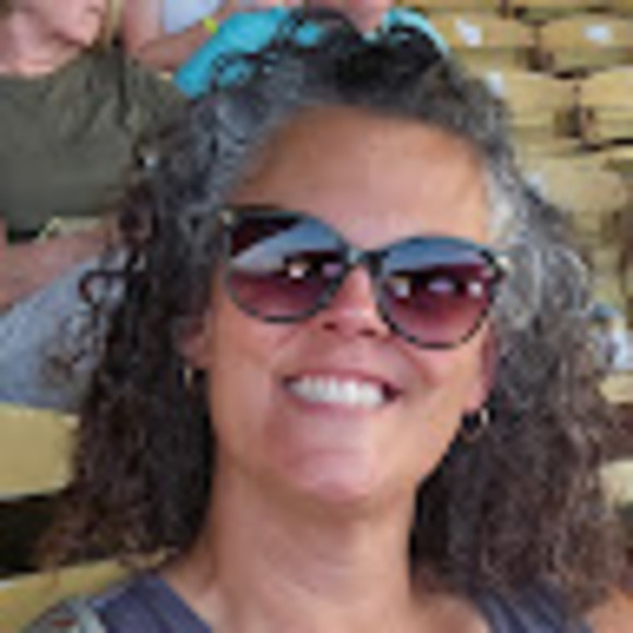 Kate Strausbaugh - Poshmark Profile Picture of Kate Strausbaugh (@kmstrausbaugh) on Poshmark