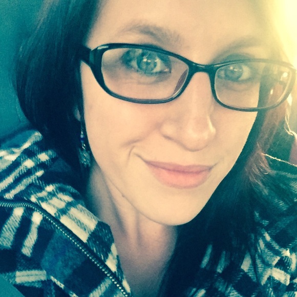 Profile Picture of Briana Ottley (@brianaottley) on Poshmark