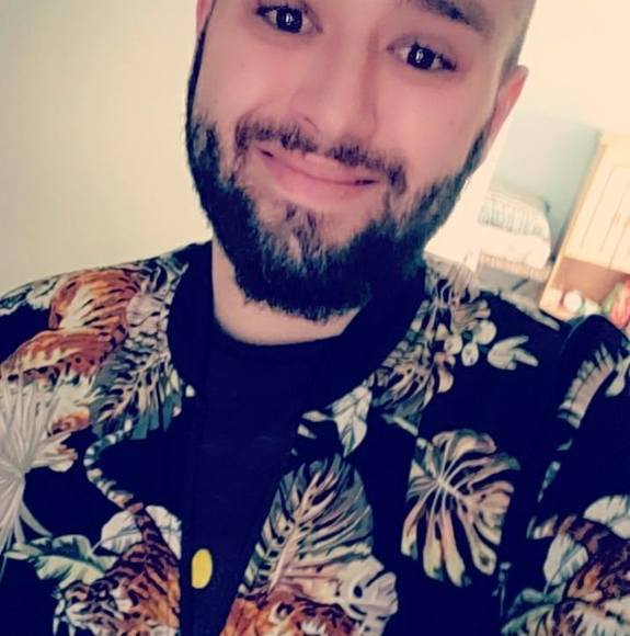 Profile Picture of Selfiraz Sipic (@xselfiraz18) on Poshmark
