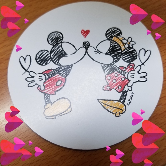 Profile Picture of Cassandra Augustynowicz (@cassandrajaug) on Poshmark