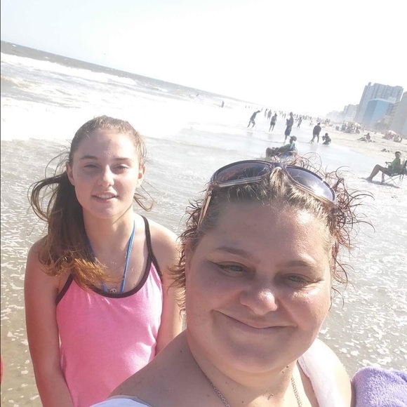 Profile Picture of Crystal Quick (@crystalo34) on Poshmark