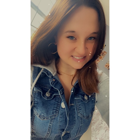 Profile Picture of Shannon Keefe (@shannonkeefe960) on Poshmark