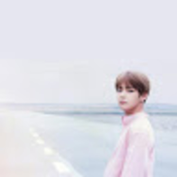 Profile Picture of Tiny Dancer (@tinydancer0007) on Poshmark