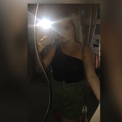 Profile Picture of Grace (@grace_corbett97) on Twitter