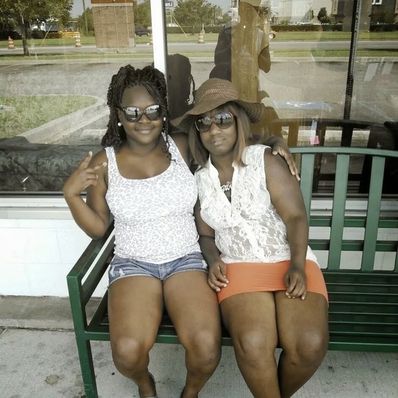 Profile Picture of Erica Leggett (@ericaleggett) on Poshmark