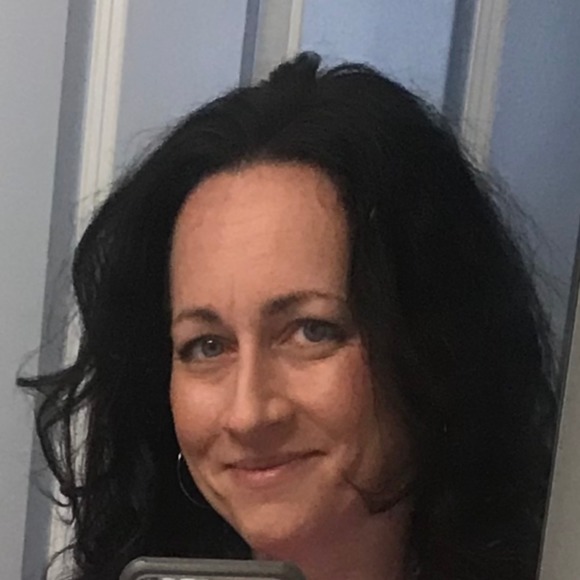 Profile Picture of Rhiannon Heckler (@rkheckler) on Poshmark