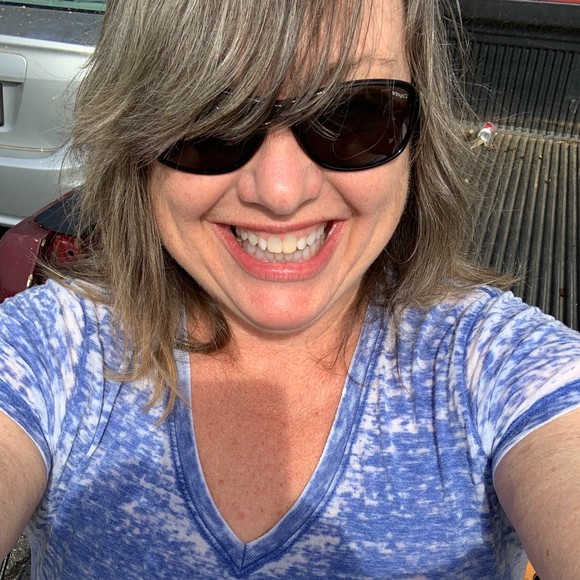 Profile Picture of Donna smith Fee (@brenefey) on Poshmark