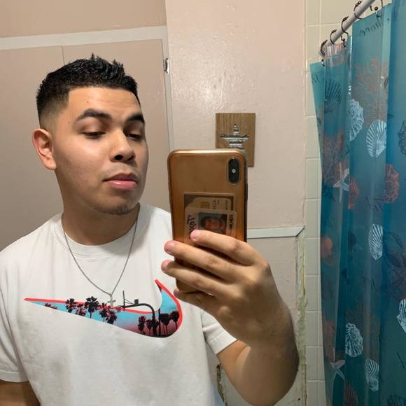 Profile Picture of Michael Morante (@michaelmorante) on Poshmark