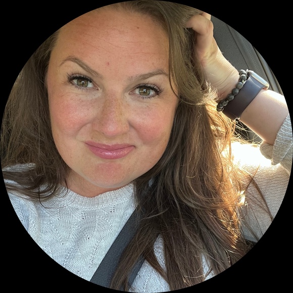 Profile Picture of Rebecca Radovich (@bradovich89) on Poshmark